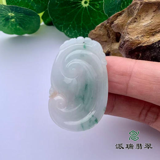 派瑞翡翠 翡翠挂件 糯种 浅绿 商品图3