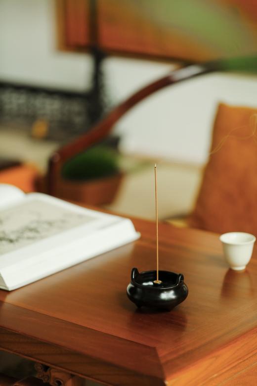 紫光檀°冲耳三足香炉 商品图1