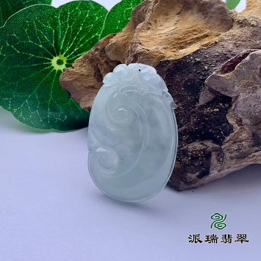 派瑞翡翠 翡翠挂件 糯种 浅绿 商品图0