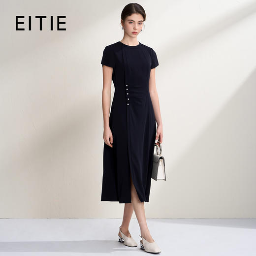 EITIE爱特爱简约不对称捏褶珍珠扣开叉飞飞袖连衣裙2026夏季新款B2607216 商品图0