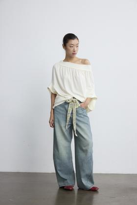 正反两穿丝巾装饰T恤