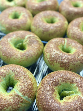 油渍番茄芝士菠菜贝果