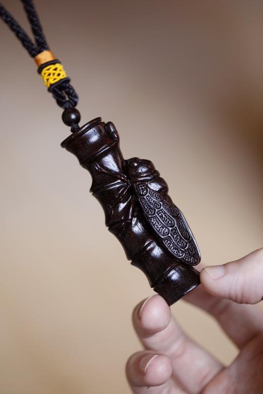 紫檀【一鸣惊人】手把件 商品图4