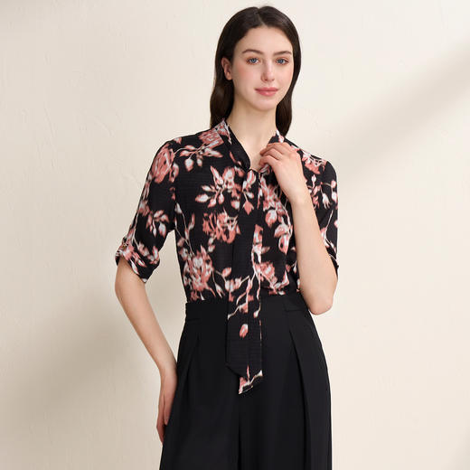 EITIE爱特爱复古飘带V领气质优雅印花中袖衬衫春季新款8109804 商品图4