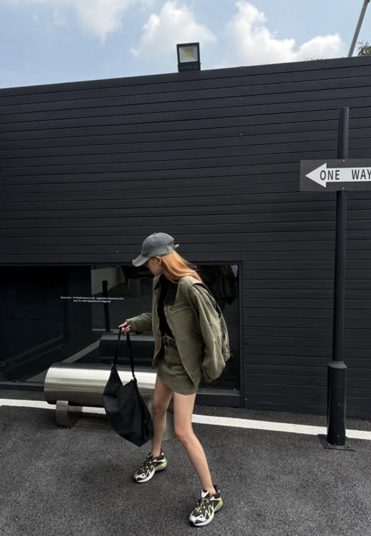 萨洛蒙𝐊𝐈𝐓𝐇 ×𝐒𝐚𝐧𝐝𝐲 𝐋𝐢𝐚𝐧𝐠 × 𝐒𝐚𝐥𝐨𝐦𝐨𝐧联名运动鞋 商品图3