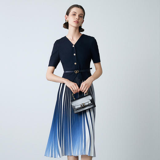 EITIE爱特爱夏新款时尚通勤假两件收腰百褶拼接渐变西装连衣裙7707429 商品图2