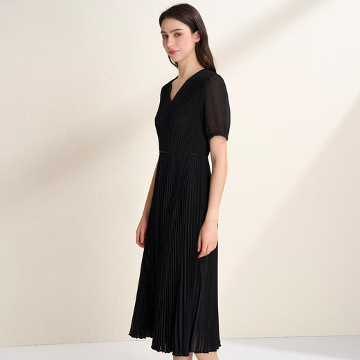 EITIE爱特爱法式优雅显瘦V领收腰百褶垂坠连衣裙夏季新款8207959 商品图4