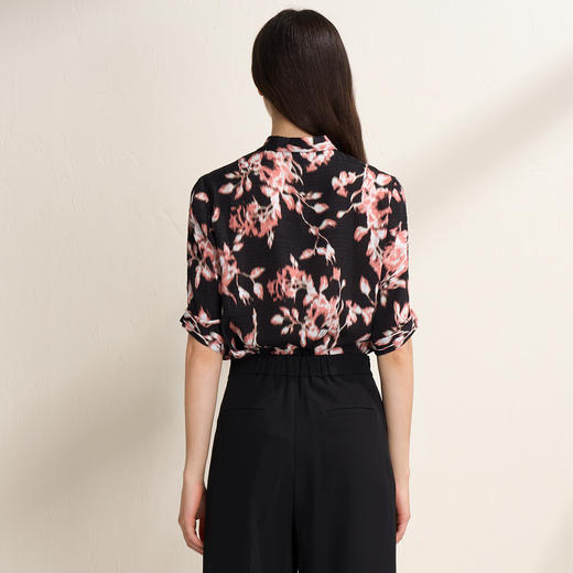 EITIE爱特爱复古飘带V领气质优雅印花中袖衬衫春季新款8109804 商品图5