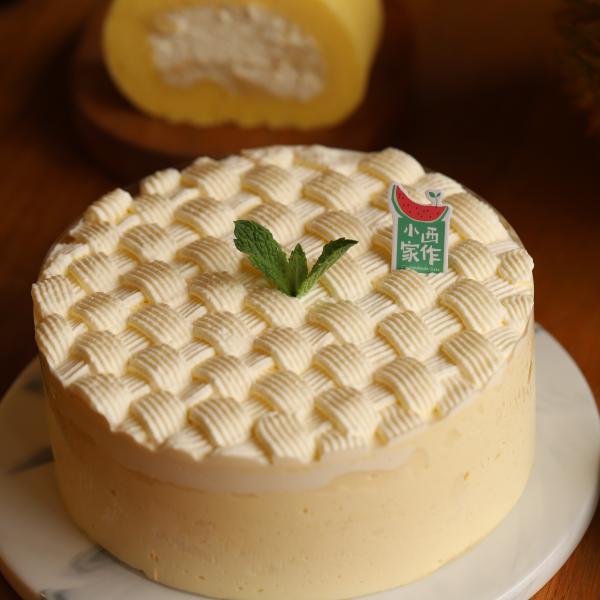 金枕头榴莲慕斯蛋糕