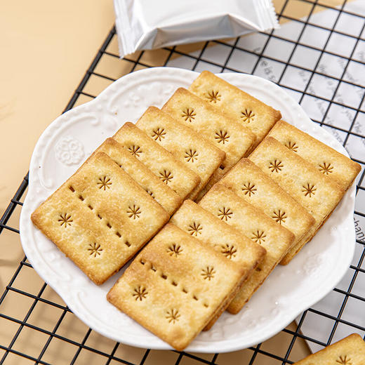品味本铺培根火腿味猪肉松夹馅饼干300g 商品图1