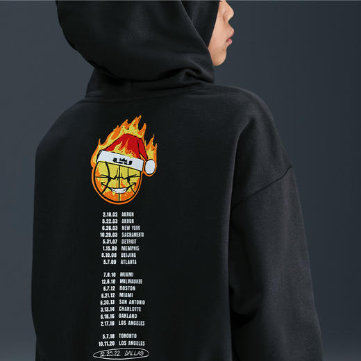 Nike LeBron "Stocking Stuffer" 圣诞系列詹姆斯大童加绒套头连帽衫 IM7403 商品图1