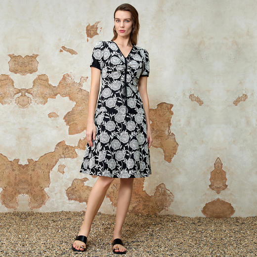 EITIE爱特爱气质V领收腰显瘦浪漫印花连衣裙夏季新款8207954 商品图3