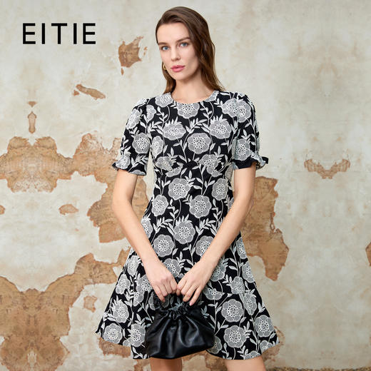 EITIE爱特爱气质高级感圆领收腰短裙浪漫印花连衣裙夏季新款8207953 商品图0
