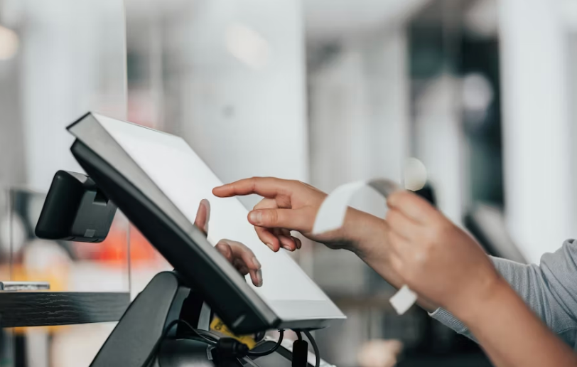 如何通过AI技术为餐饮行业降本增效？