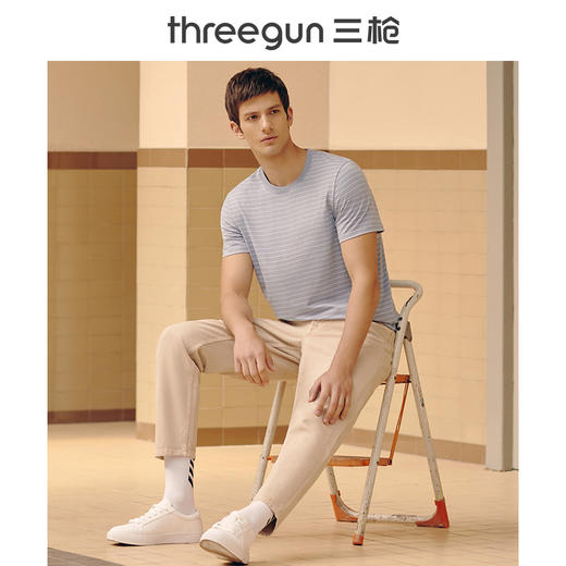 Threegun三枪 【水柔弹力棉】横条圆领男士短袖T恤-23683A011 商品图4